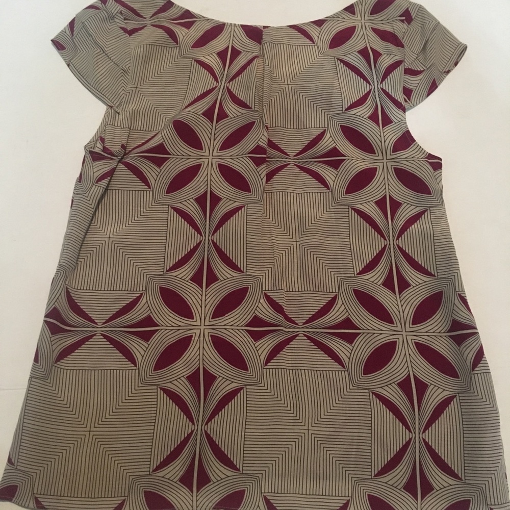 Geometric Patterned Women's Top - image 2